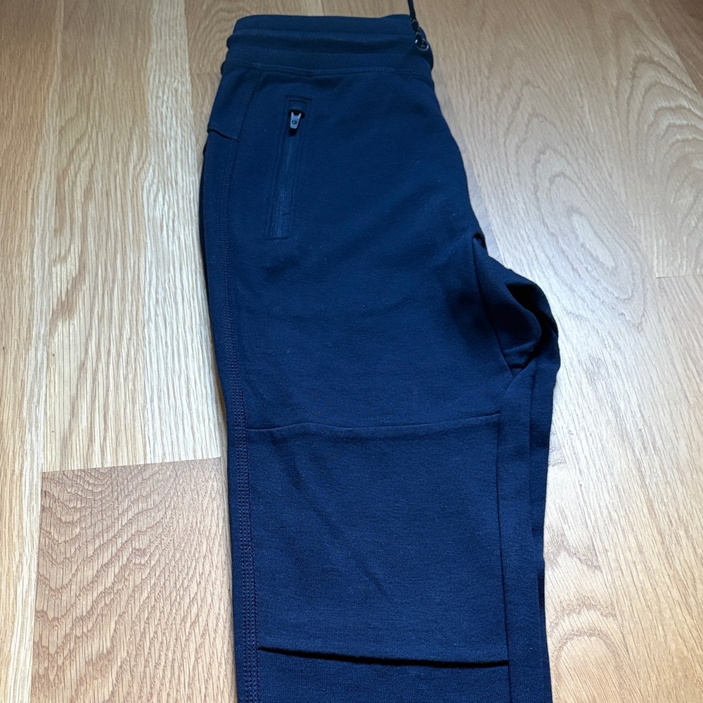 GapFit Navy Blue Set - Picture 5 of 9
